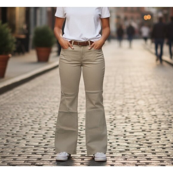 No Boundaries Women’s Khaki Bootcut Jeans Size 11 - Picture 1 of 9